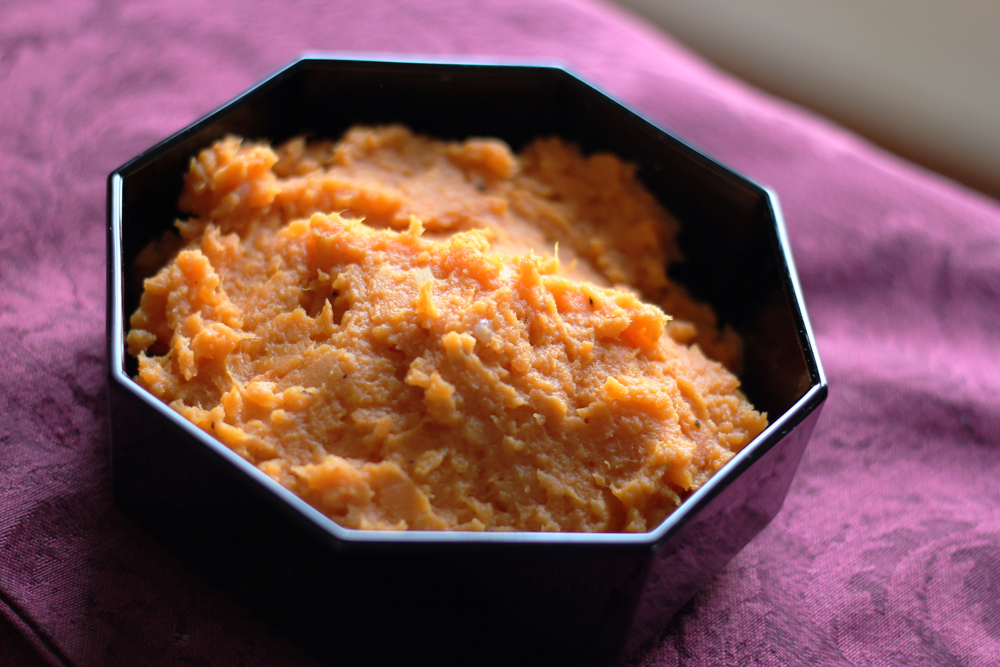 Mashed Sweet Potatoes with Roasted Garlic - bites out of life